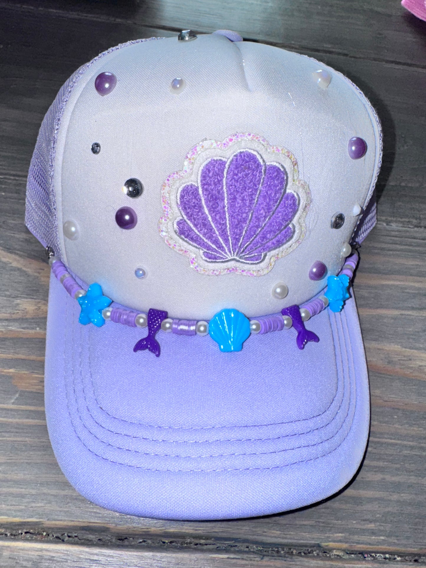 Under the sea adult trucker hat