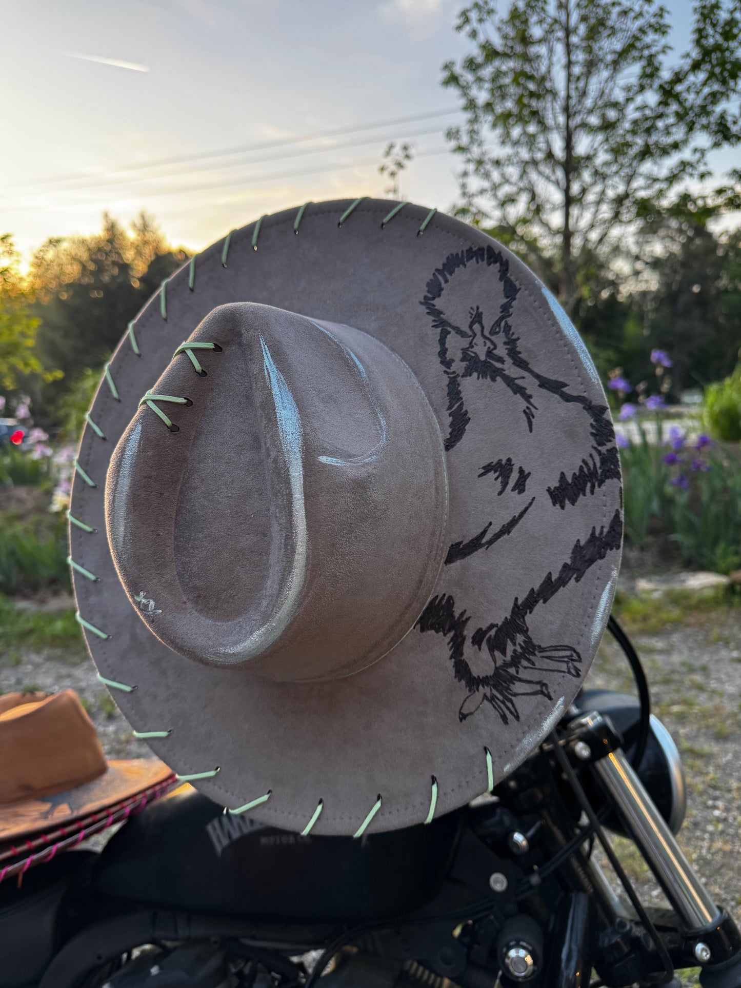 Silkie queen hat