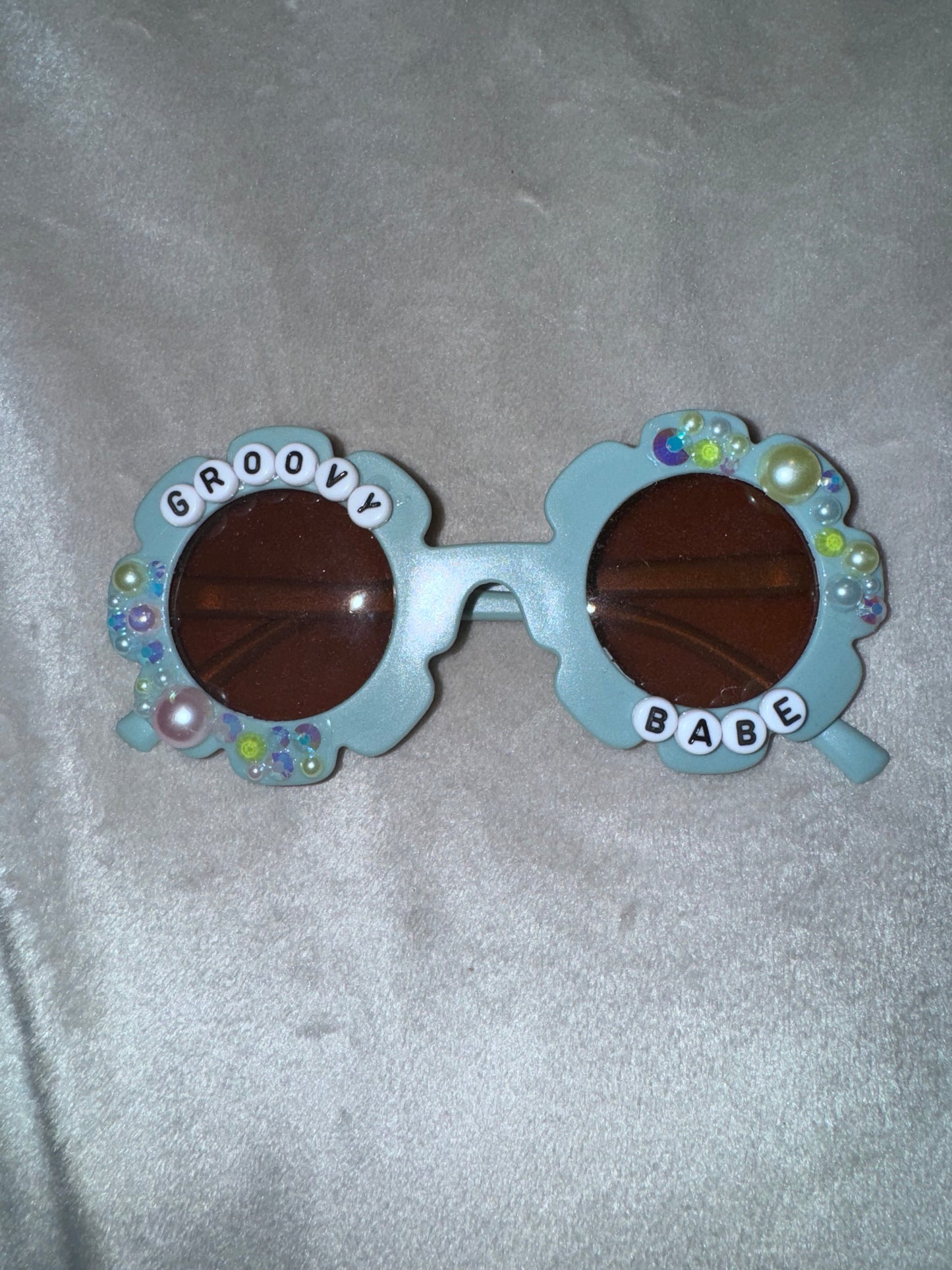 Groovy babe Sunnies